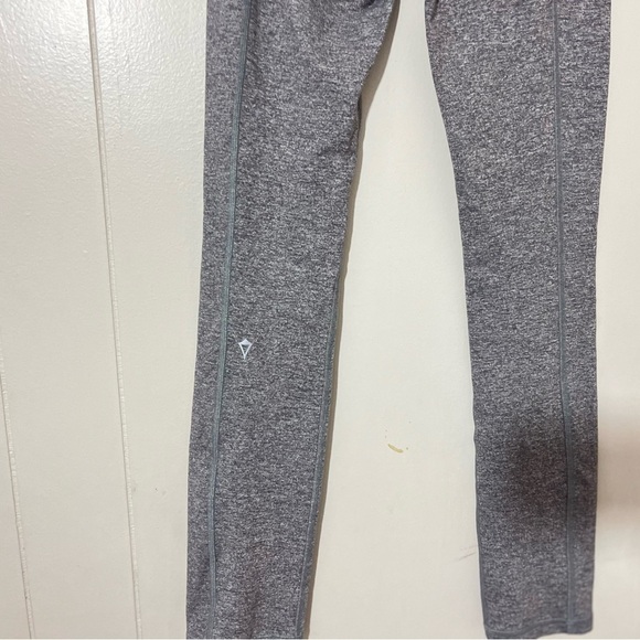 Lululemon Ivivva Girls Bundle Size 10 - Picture 8 of 14